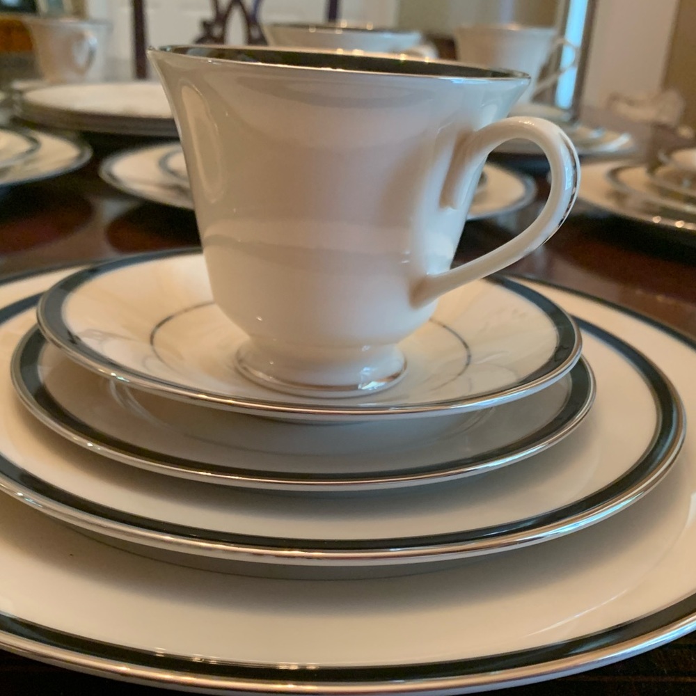 10 -5 pc Lenox Black Royale China  plus some extra